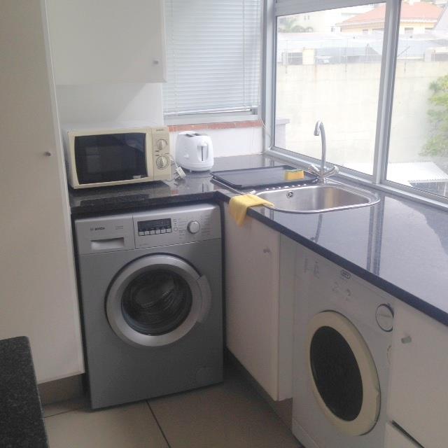 To Let 2 Bedroom Property for Rent in Sea Point Western Cape